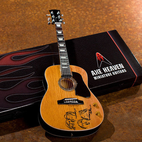 Axe Hvn Jl107 John Lennon Fab Four Ac Give Peace M - Axe Hvn Jl107 John Lennon Fab Four Ac Give Peace M - Collectibles