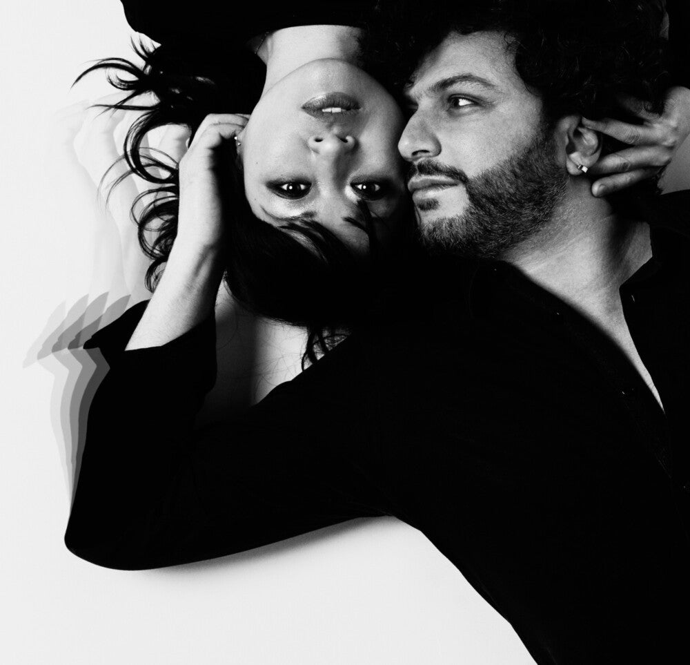 the album cover for Ina-ich - Une Voix