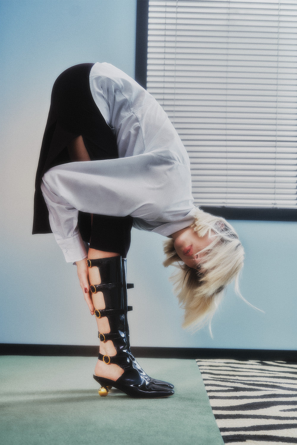 S Magazine - Fall 2024: Dakota Fanning On Turning 30, Her Show The Perfect Couple & Love For Reality TV, Female Founders Changing Beauty & Wellness, Season's Best New Lipsticks, Shopping Guide & More!