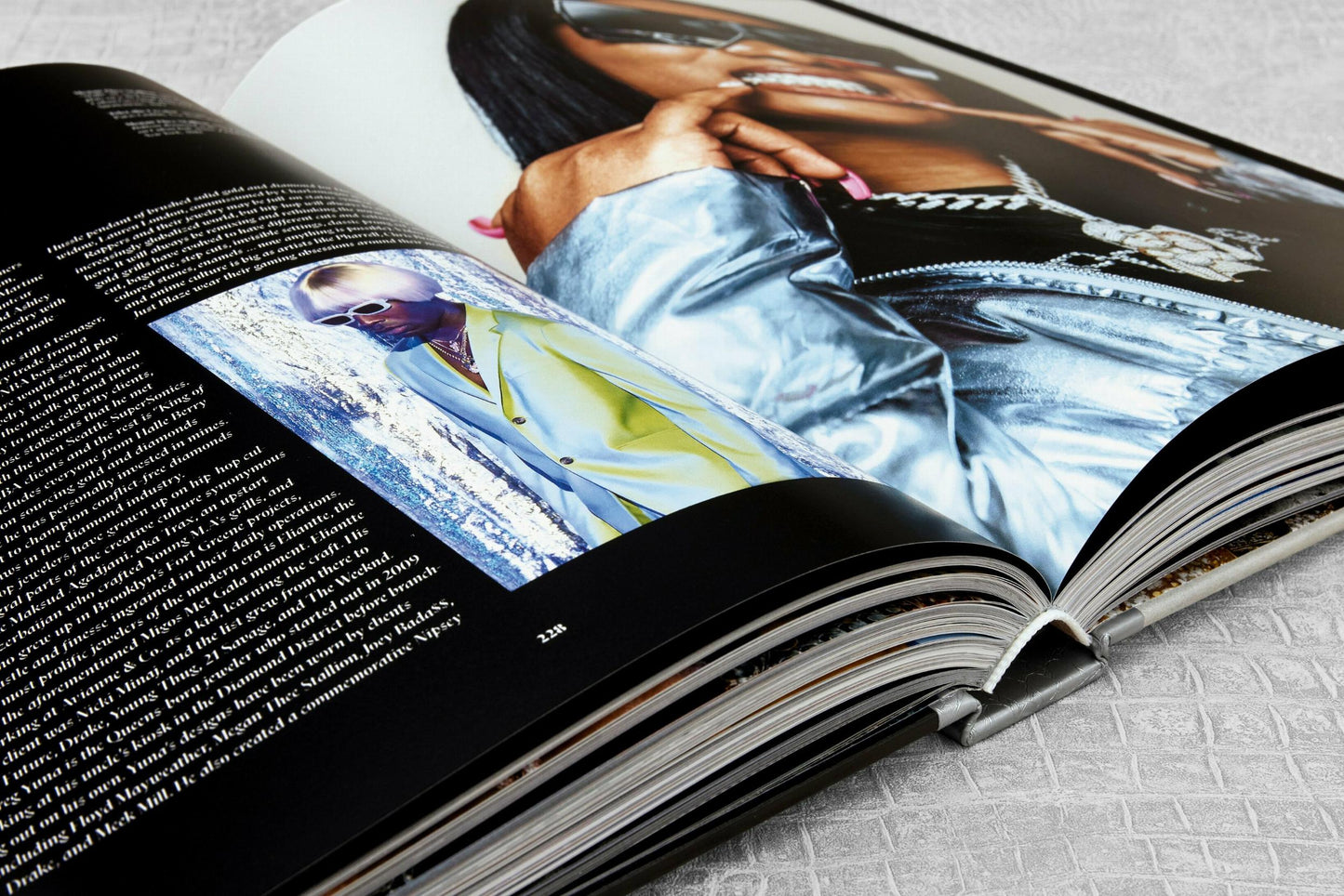Ice Cold. A Hip-Hop Jewelry History (German, French, English) Book