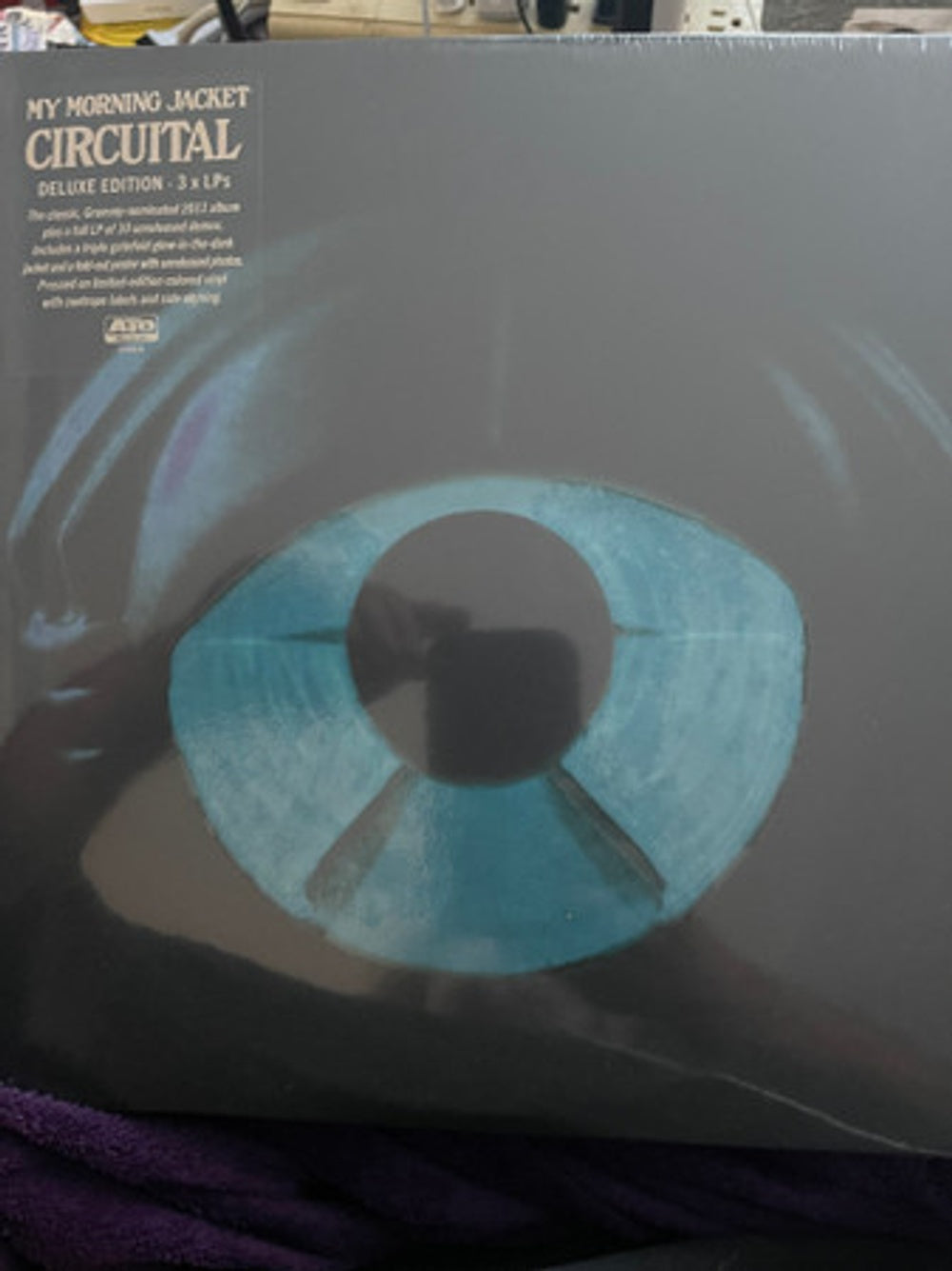 My Morning Jacket – Circuital: Deluxe Edition (Random Color 3-LP Vinyl) Vinyl Record