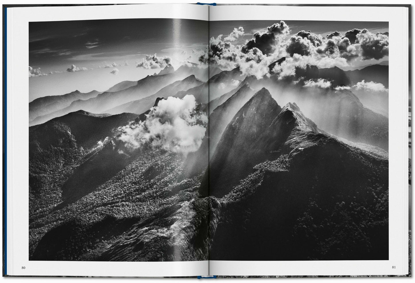 Sebastião Salgado. Amazônia (English) Book