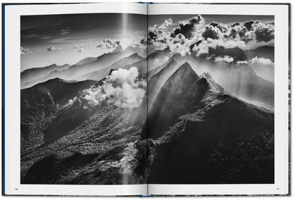 Sebastião Salgado. Amazônia (English) Book