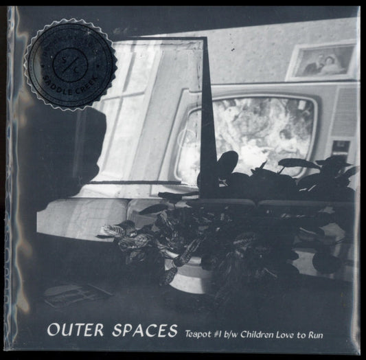 Outer Spaces - Teapot #1 B/W Children Love To Run - 7 Inch Vinyl
