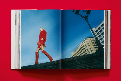 Valentino. A Grand Italian Epic (English) Book