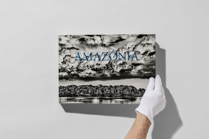 Sebastião Salgado. Amazônia (English) Book