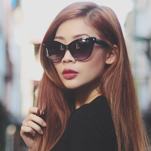 High Pointed Tip Inset Frame Oversize Cat Eye Sunglasses 8462