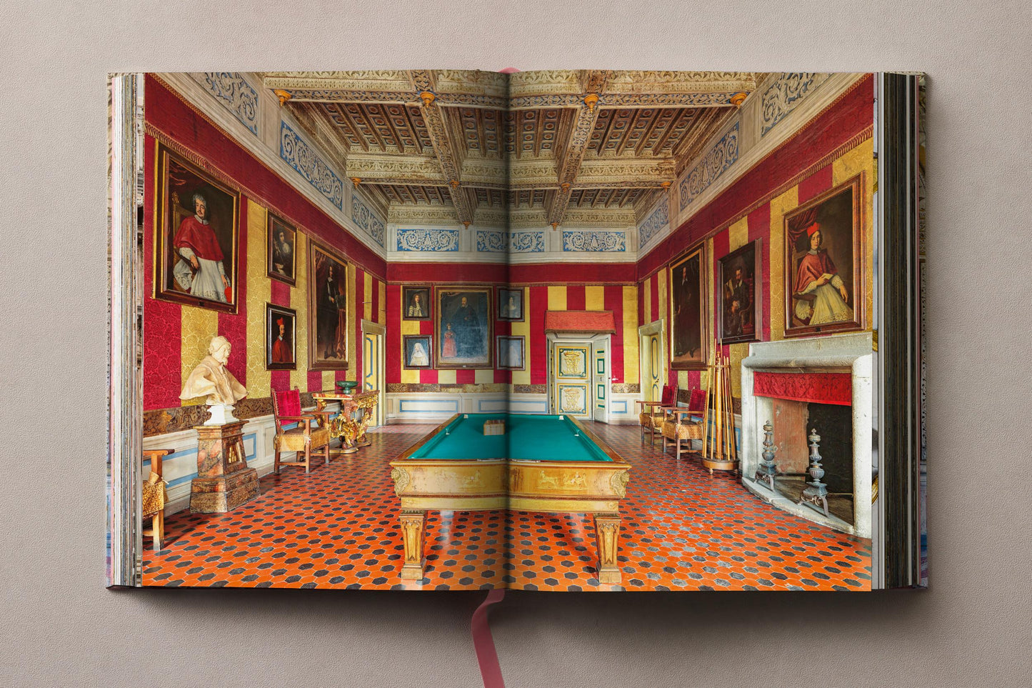 Massimo Listri. Italian Palaces (German, French, English) Book