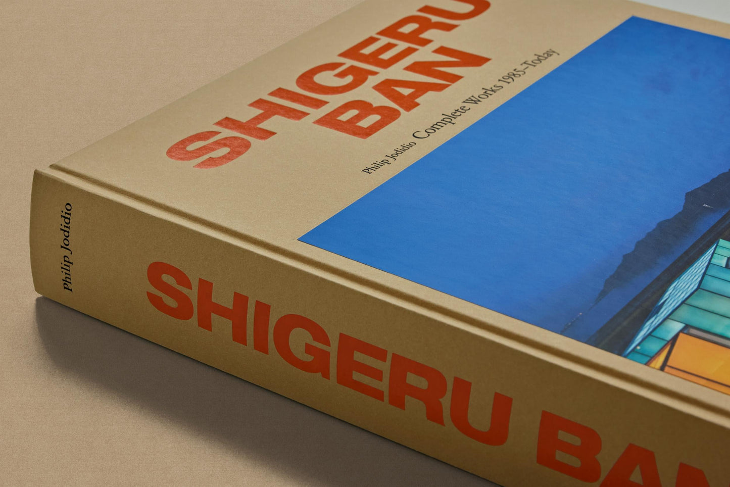 Shigeru Ban. Complete Works 1985–Today (German, French, English) Book