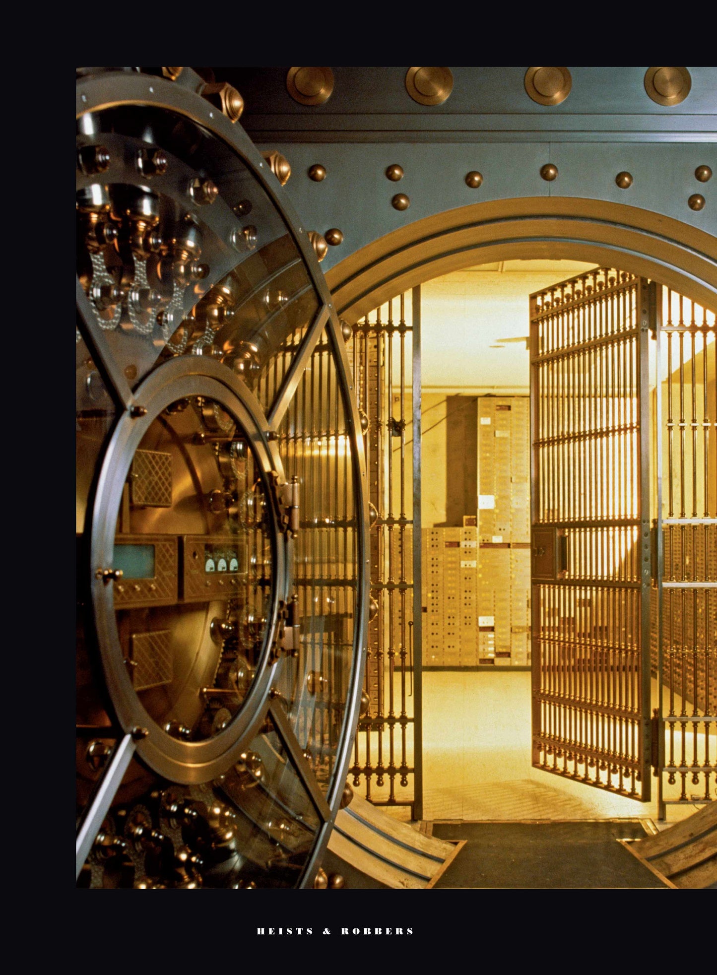 Heists & Robbers - World's Most Notorious: True Crime Binge, Fact vs. Fiction, Bonnie & Clyde, Lufthansa Heist, Butch Cassidy & The Sundance Kid, D.B. Cooper Hijacking, Brink's Building Heist & More!