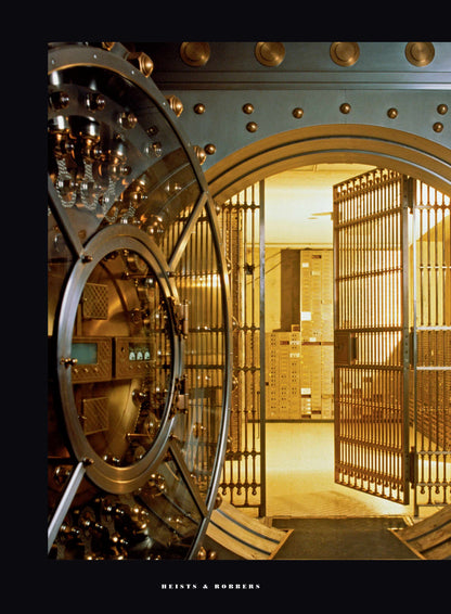 Heists & Robbers - World's Most Notorious: True Crime Binge, Fact vs. Fiction, Bonnie & Clyde, Lufthansa Heist, Butch Cassidy & The Sundance Kid, D.B. Cooper Hijacking, Brink's Building Heist & More!