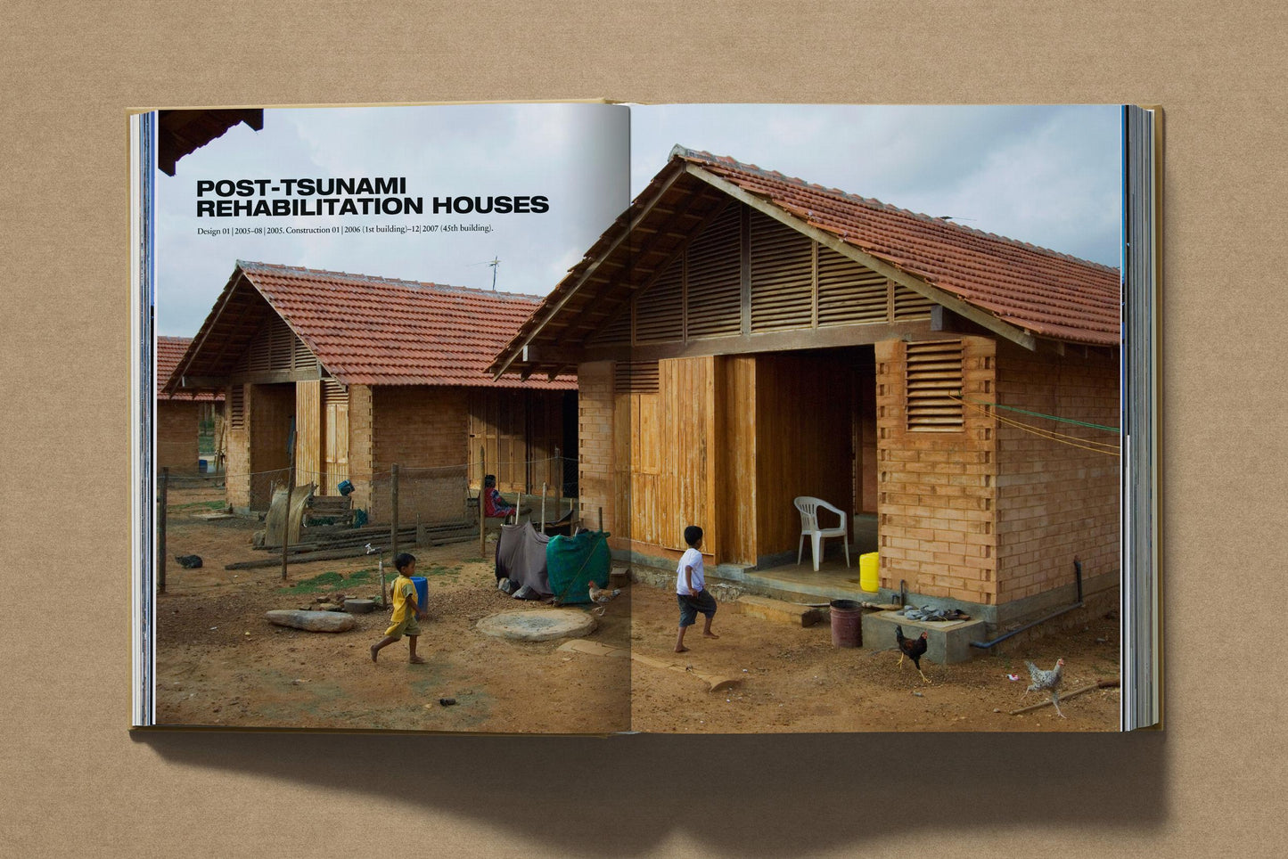 Shigeru Ban. Complete Works 1985–Today (German, French, English) Book