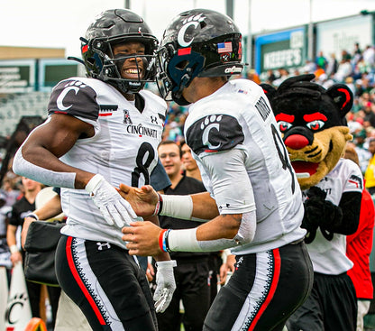 Breaking Down Barriers: How the Cincinnati Bearcats Crashed the College Football Playoff Party Book