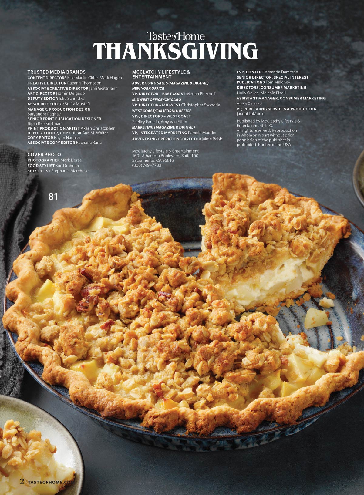 Taste of Home - Thanksgiving Recipes: 104 Simple Recipes For An Unforgettable Feast, Turkey Tips & Tricks, Easy Appetizers, No-Fuss Slow Cooker Sides, Must-Try Thanksgiving Desserts & More!