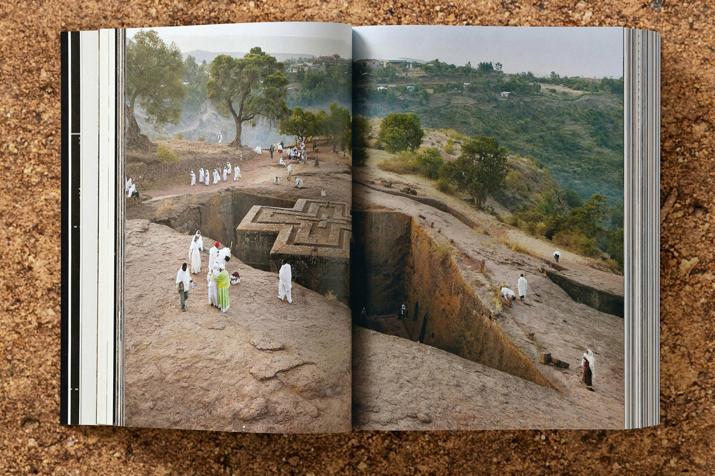 Bjarne Mastenbroek. Dig it! Building Bound to the Ground (English) Book