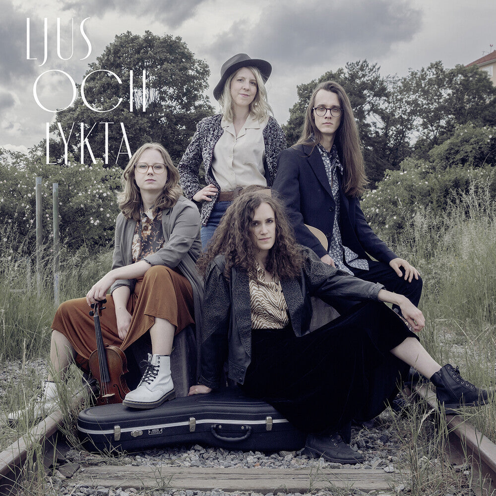 the album cover for Hammer / Lykta - Ljus Och Lykta