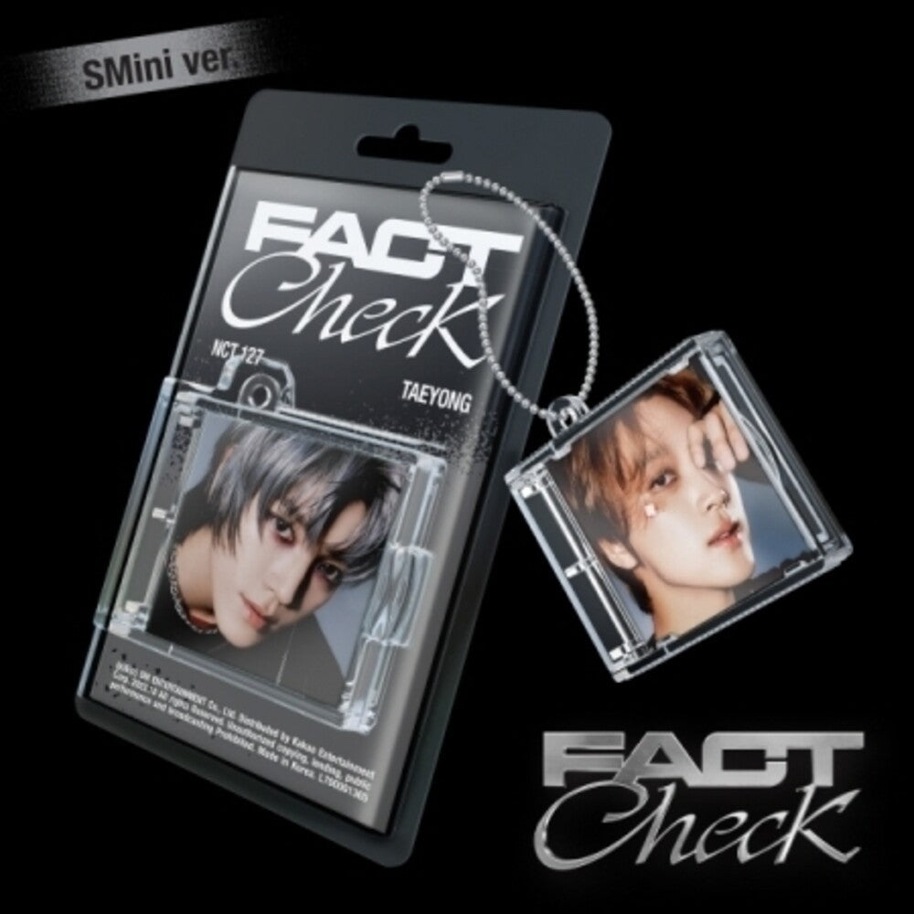 Fact Checkin - Smini - Random Cover - incl. Keyring Ballchain + Photocard Music CD