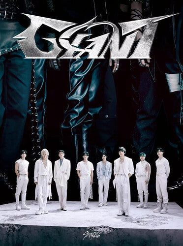 Stray Kids - Giant - Version B - incl. Photobook, Special Zine + Photocard Music CD
