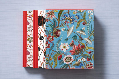 The Book of Printed Fabrics. From the 16th century until today (German, French, English) Book