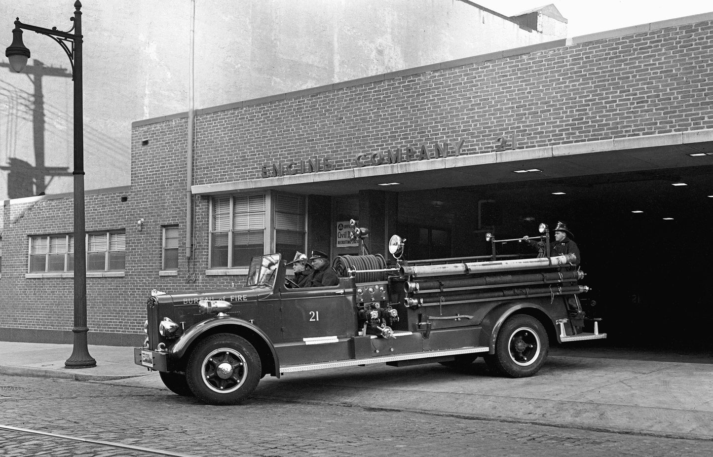 From Horses to Horsepower: A History of Philadelphia's Fire Apparatus 1871 to 2017 Book