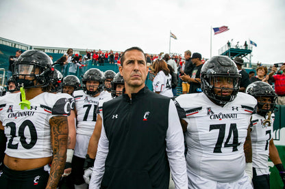 Breaking Down Barriers: How the Cincinnati Bearcats Crashed the College Football Playoff Party Book