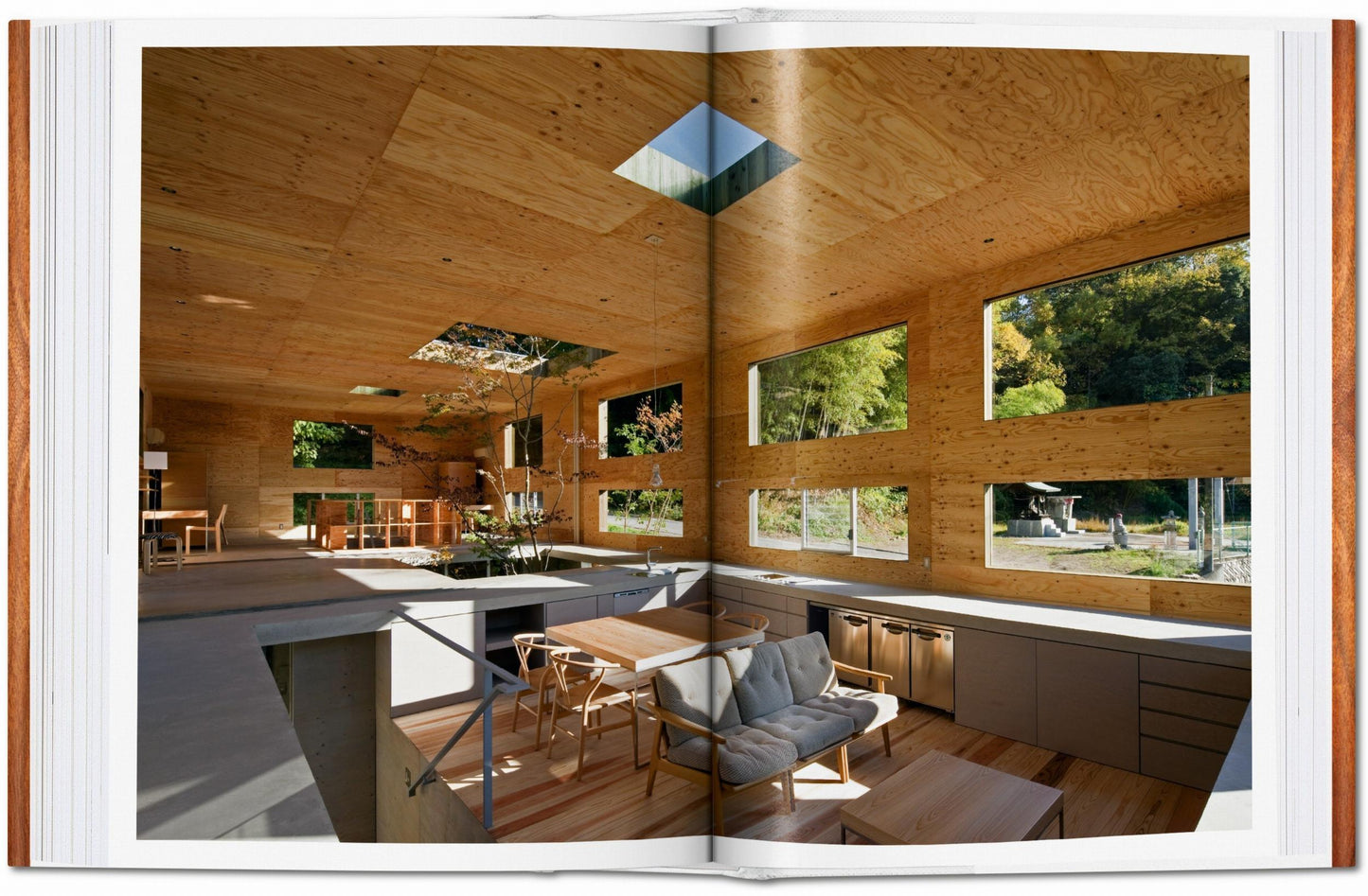 100 Contemporary Wood Buildings (German, French, English) Book