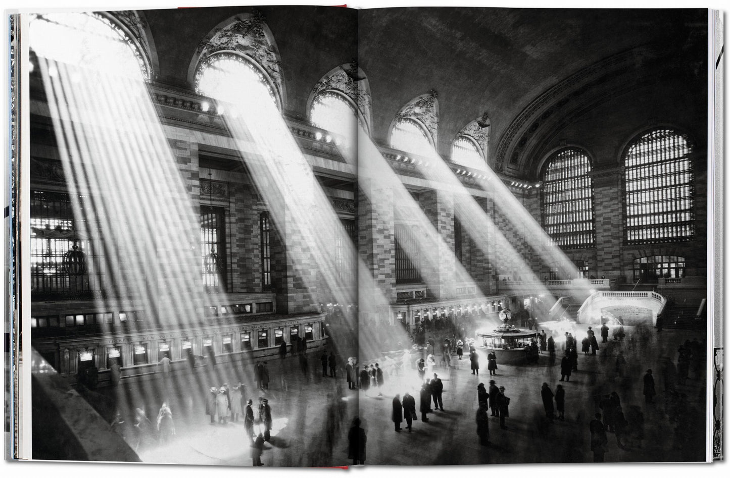 New York. Portrait of a City (German, French, English) Book