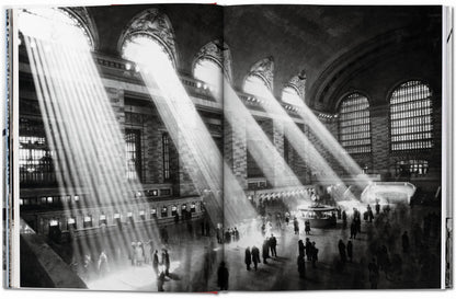 New York. Portrait of a City (German, French, English) Book
