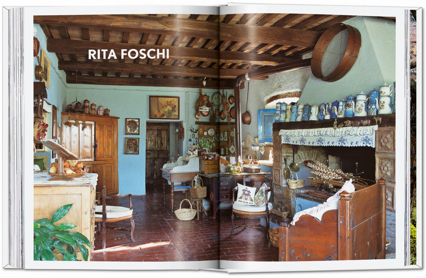 Living in Tuscany. 45th Ed. (German, French, English) Book
