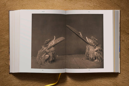 Edward S. Curtis. The North American Indian. The Complete Portfolios (German, French, English) Book
