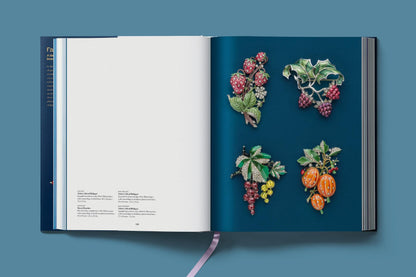 Costume Jewelry (German, French, English) Book