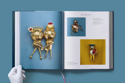 Costume Jewelry (German, French, English) Book