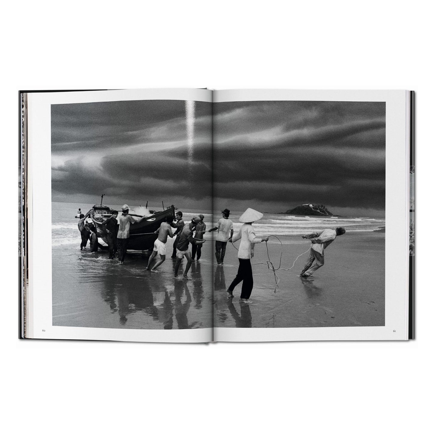 Sebastião Salgado. Exodus (English) Book