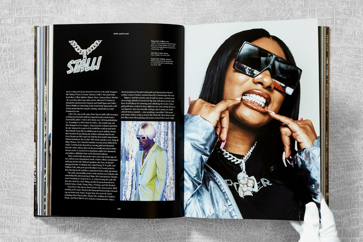 Ice Cold. A Hip-Hop Jewelry History (German, French, English) Book
