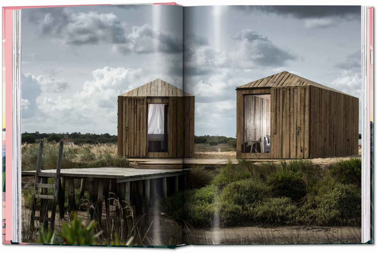 Cabins. 45th Ed. (German, French, English) Book