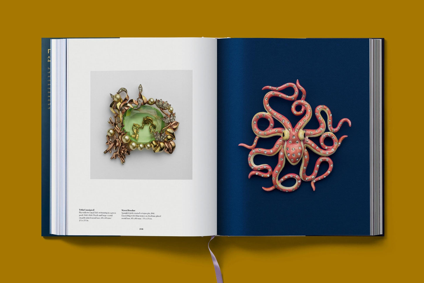 Costume Jewelry (German, French, English) Book