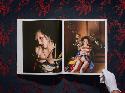 Araki. Bondage (English) Book