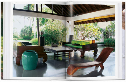 Living in Bali. 45th Ed. (German, French, English) Book