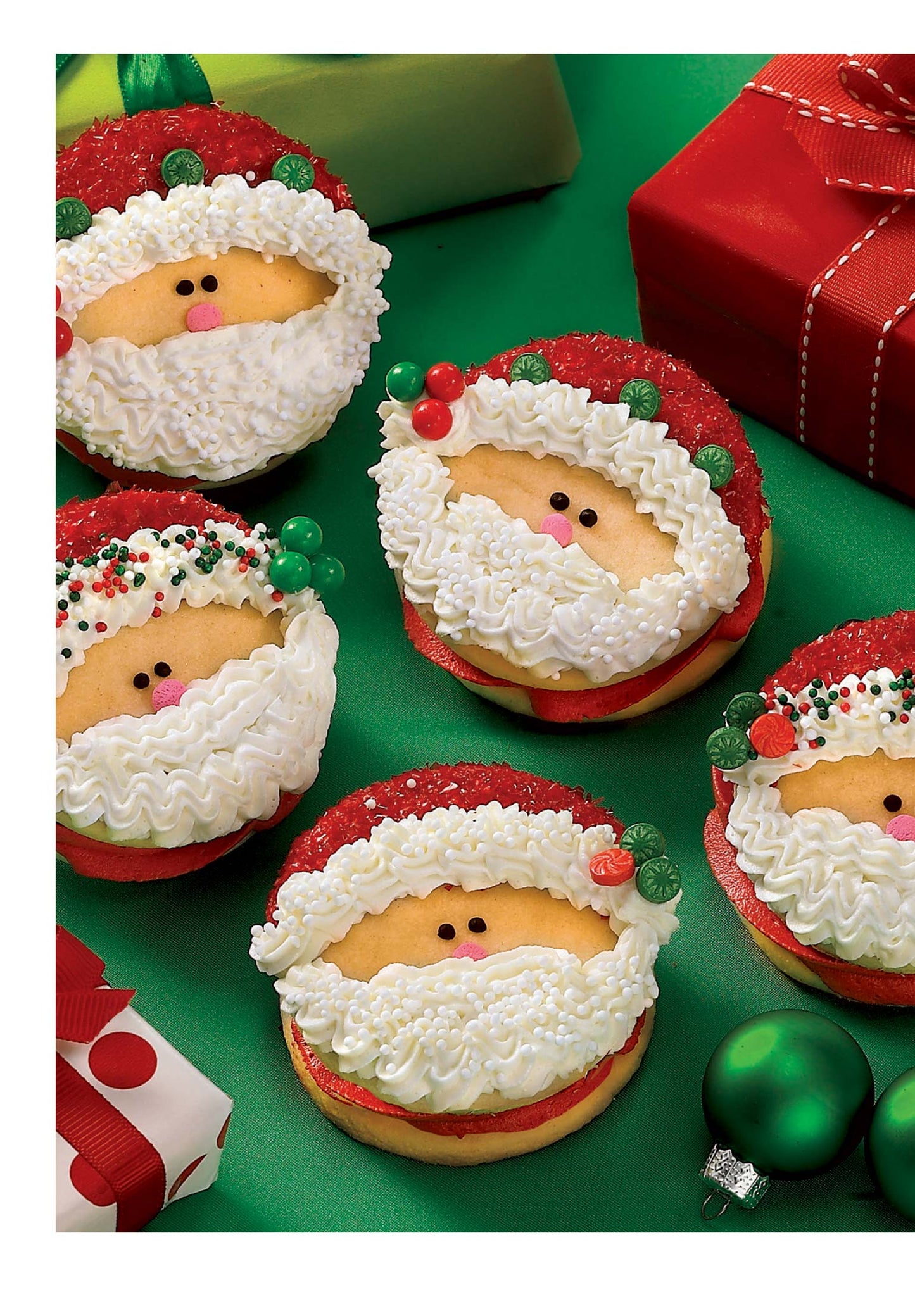 Woman’s World - Holiday Food & Fun (Digest Sized): 68 Festive Recipes, Easy Christmas Dinner, Cookies, Cocoa, Winter Cakes, Santa's Candy Shop, Appetizers, Cocktails, DIY Gifts, Crafts & New Year's!