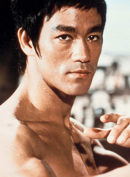 Bruce Lee - The Untold Story Of The Kung Fu Master, Childhood, Big Hollywood Break, His Philosophy & Legacy, Death, Ultimate Movie Guide, Enter The Dragon, Fist Of Fury, The Orphan, 100+ Photos & More