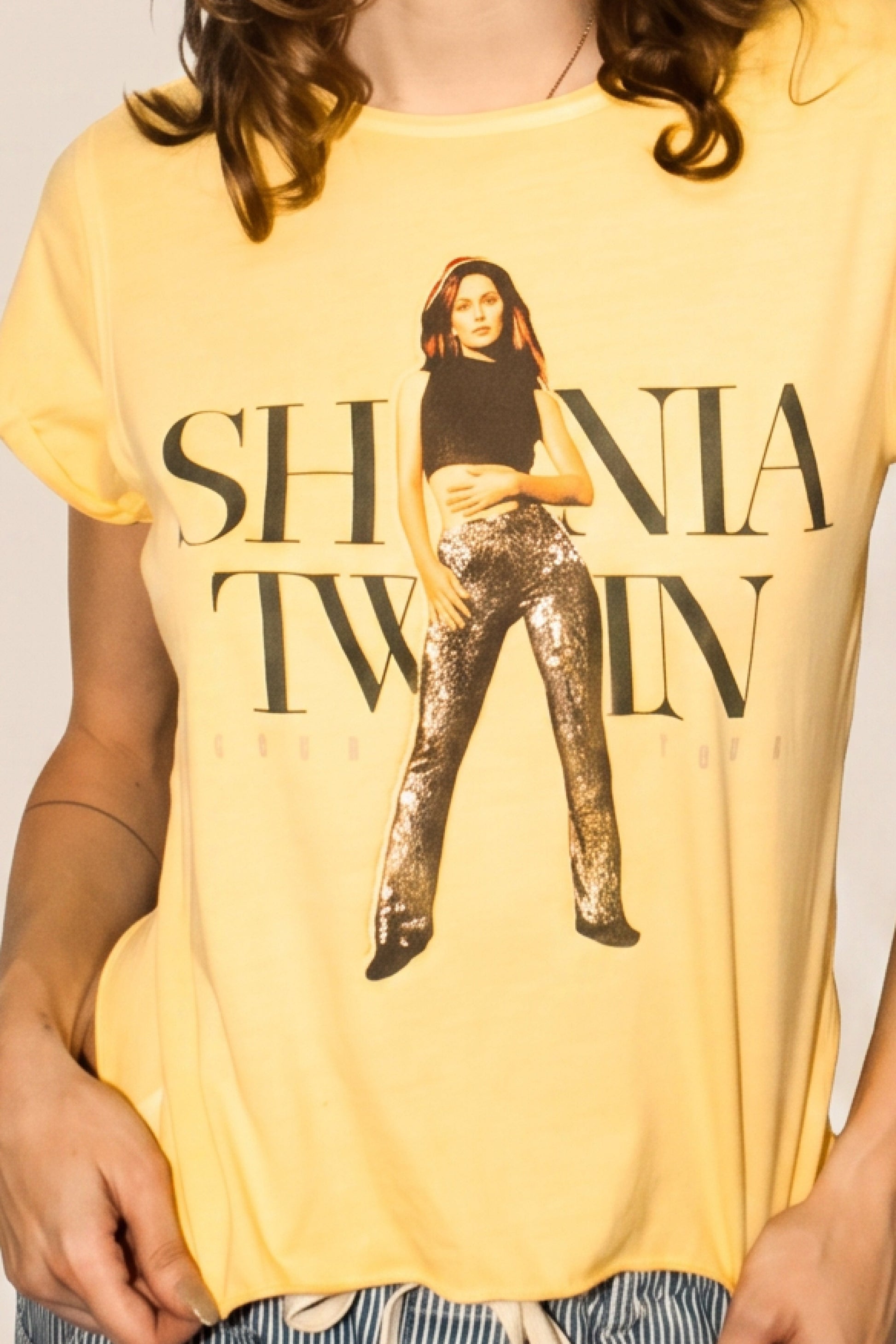 Shania Twain Tour of 1998 Tee Womens T Shirt Yellow Officially Licensed