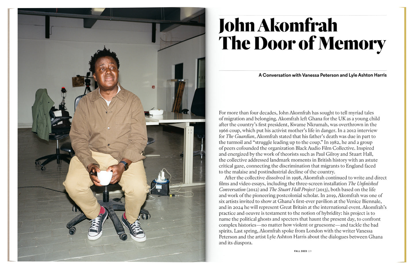 Aperture Magazine Fall 2023 - Accra: Art From Ghana's Capital, Film, Architecture, Textiles, Fashion, Community, History Of Black Studio Photographers, Reviews Of Photobooks & Post-Independence