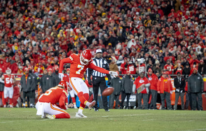 Back on Top: How the Chiefs Reclaimed the Title in 2022-23 Book