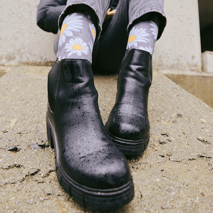 Spring Daisies Adult Crew Socks Art By Slogan