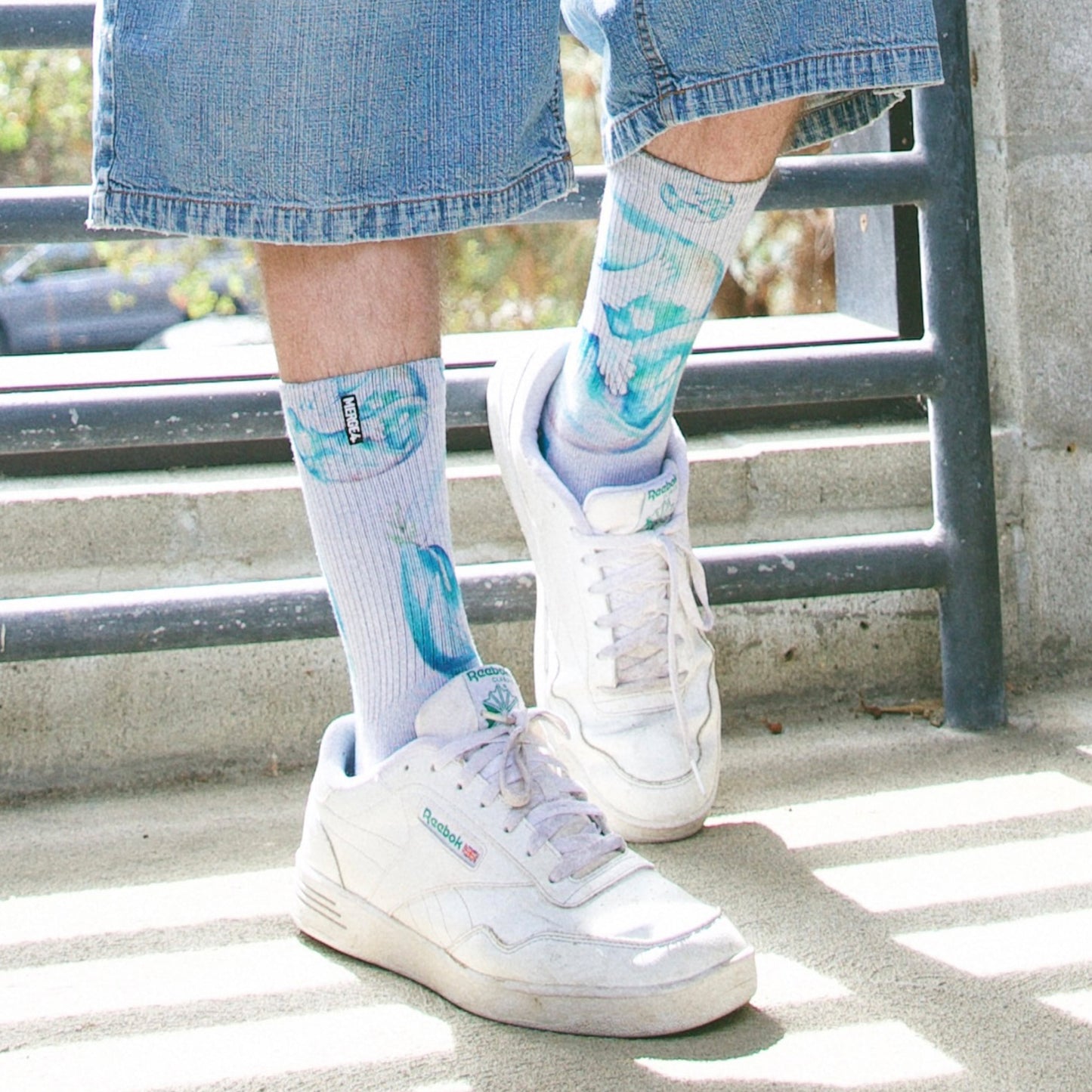 Maia Negre Dove Adult Crew Socks