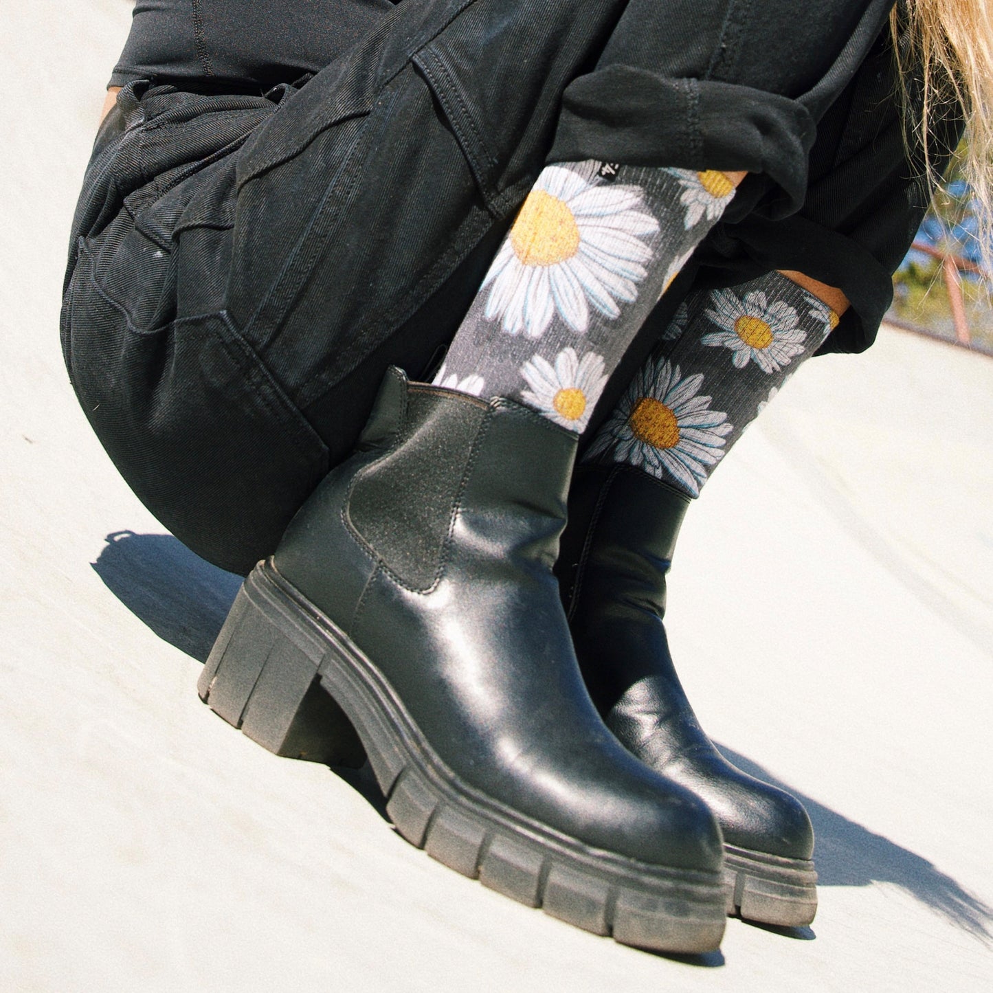 Spring Daisies Adult Crew Socks Art By Slogan