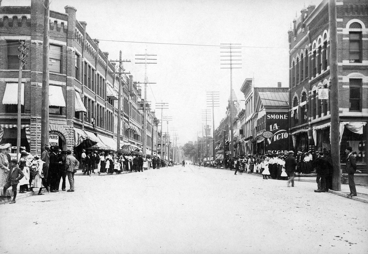 A Pictorial History: Looking Back: Otsego, Delaware, Chenango and Schoharie Counties of Upstate New York Book