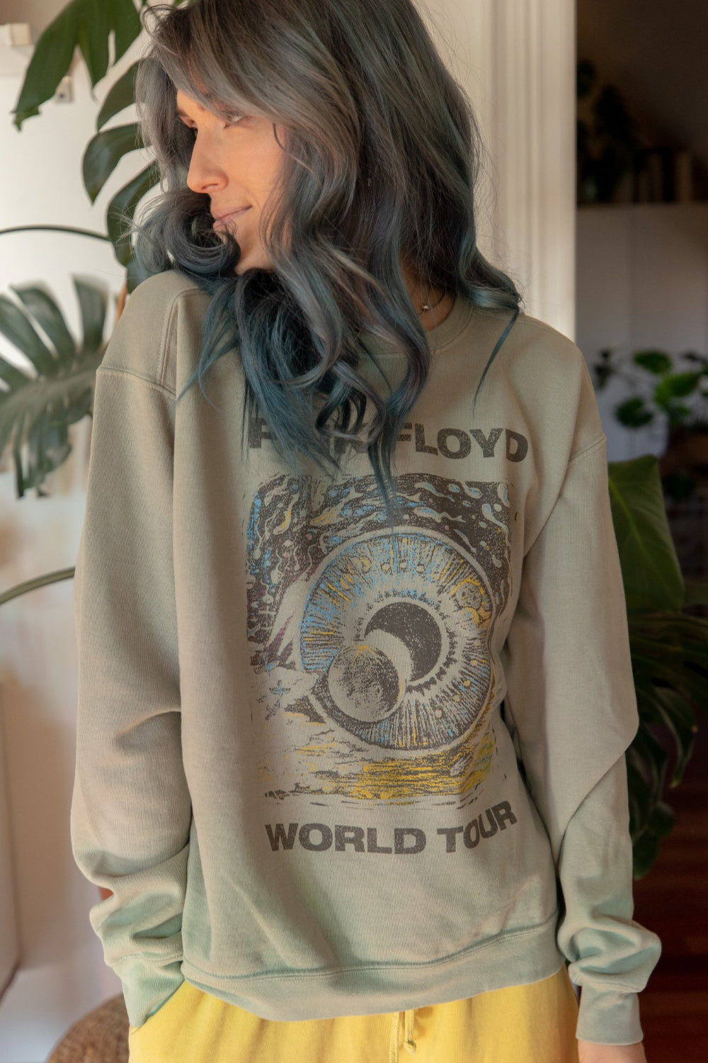 Pink Floyd World Tour Womens Sweatshirt olive