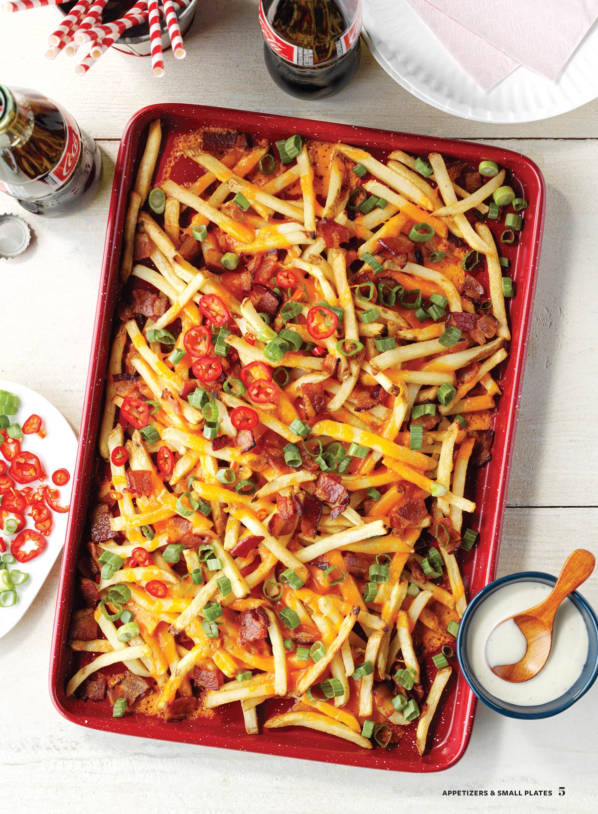 Taste of Home - Snackable: 119 Starters & Sips For Any Occasion, Must-Try Munchies, Easy Appetizers, Snacks, Spreads, Dips, Sammies, Salads, Speedy Sweets, Quick Cocktails For Game Day, Brunch & More!