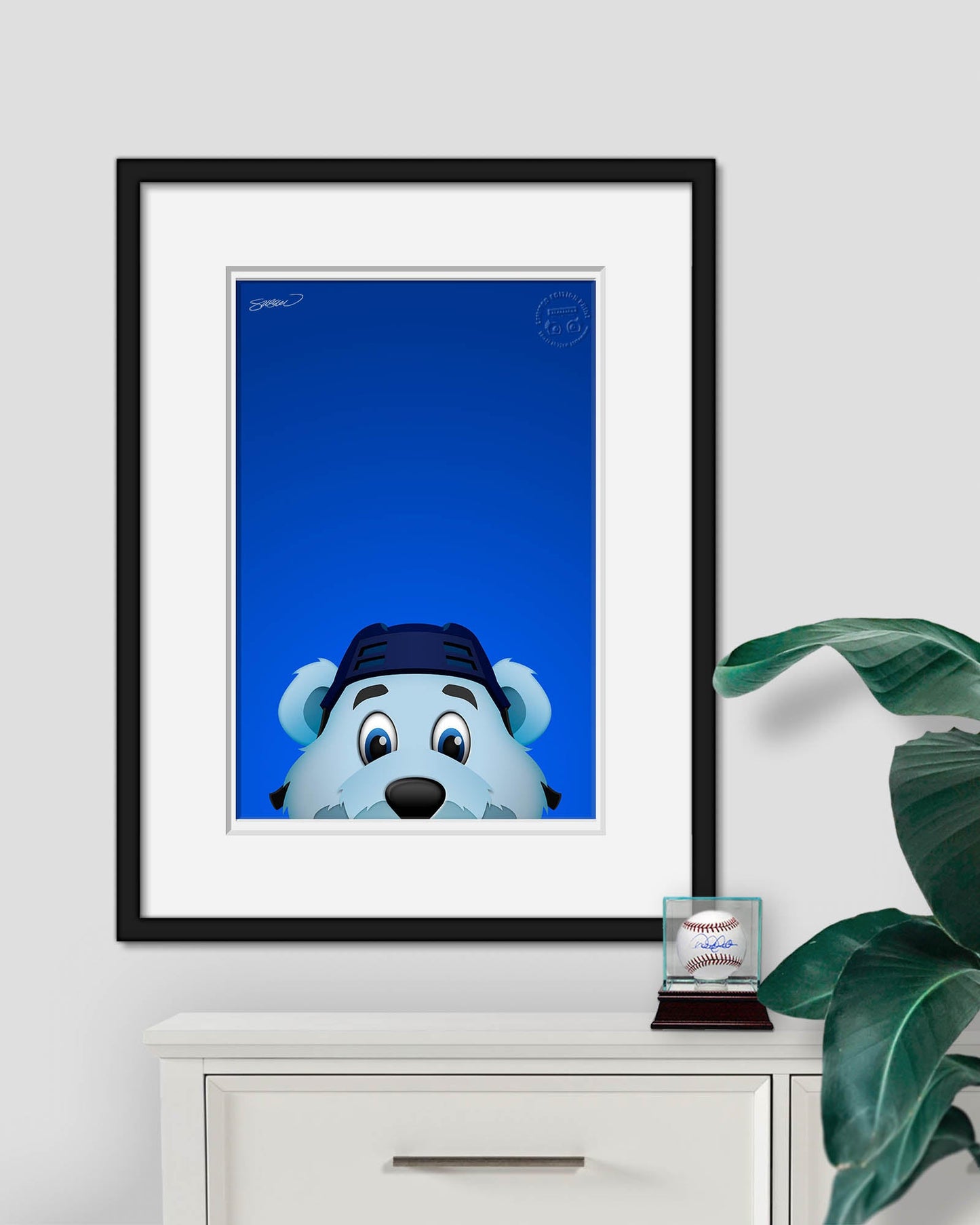Minimalist Louie